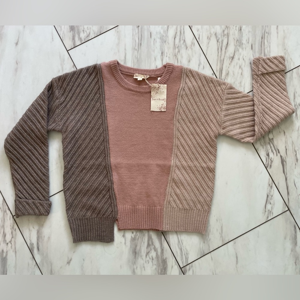 NEW Hem & Thread sweater, size small.